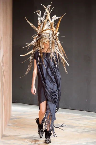 Look 49